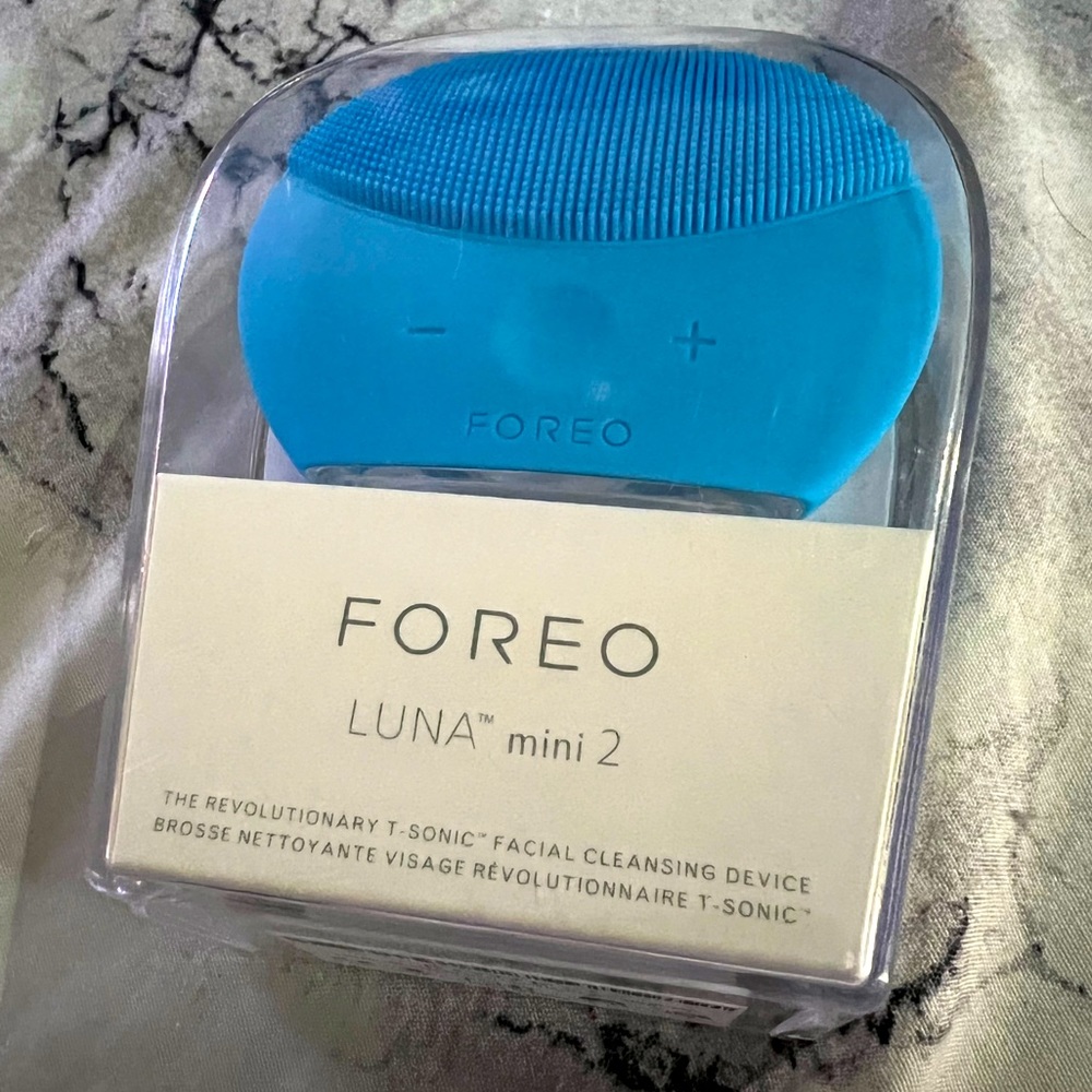 Brand new Foreo LUNA mini 2 facial cleansing device